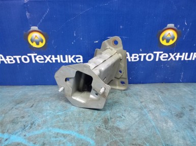 Кронштейн усилителя бампера переднее правое  Nissan Note E11 HR15DE 2012 