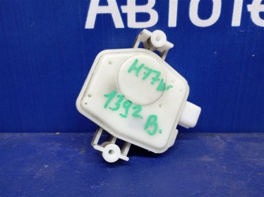Замок багажника задний Mitsubishi Pajero  Io H77W 4G94 2000 