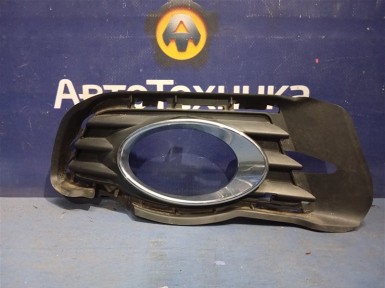 Накладка противотуманной фары передняя правая  Mercedes-benz C-class W204041/W204 M271KE18ML/271.950 2007 