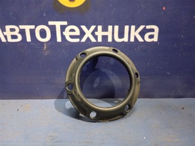 Накладка противотуманной фары передняя правая Mitsubishi Outlander CW5W 4B12 2006