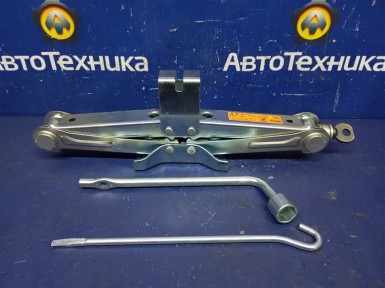 Домкрат Nissan Serena GC27 MR20DD 2016