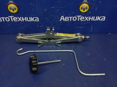 Домкрат Toyota Corolla Fielder NZE141G 1NZ-FE  2010 