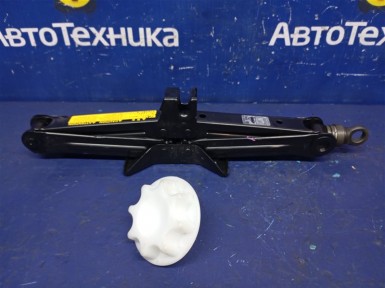 Домкрат Toyota Ist NCP61 1NZ-FE 2006 