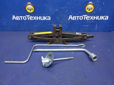 Домкрат Toyota Premio ZZT240 1ZZ-FE 2002 