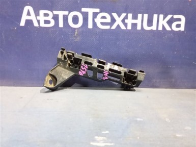 Крепление бампера переднее правое Honda N-wgn JH1 S07A 2017