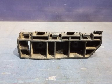 Крепление бампера переднее правое Honda Stream  RN6 R18A 2010 