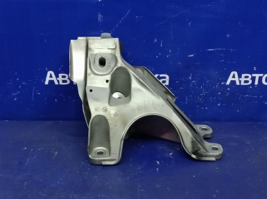 Кронштейн опоры двигателя правый BMW X5 E70  N52B30 2009 