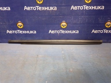 Молдинг стекла передний правый Ford Explorer  U502 T35P 2011 