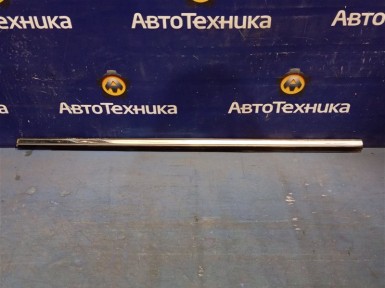 Молдинг стекла передний левый Nissan Sunny  FB14 GA15DE 1998 