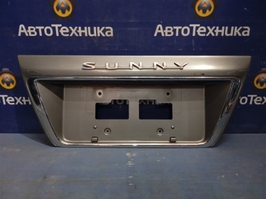 Накладка крышки багажника задняя Nissan Sunny  FB14 GA15DE 1998 