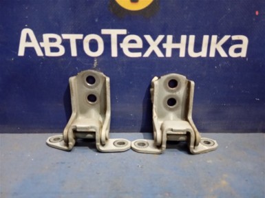 Петля двери передняя правая Nissan Sunny  FB14 GA15DE 1998 