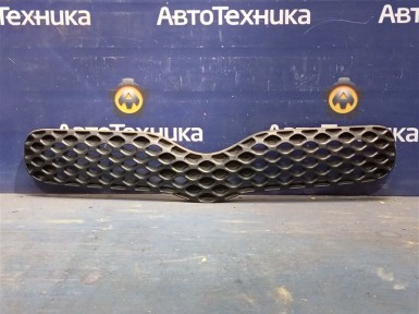 Решетка радиатора Toyota Vitz SCP13 2SZ-FE 2003