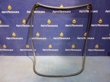 Уплотнитель двери задний левый Honda Stream  RN6 R18A 2010 