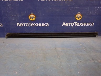 Уплотнитель стекла двери передний левый Ford  Explorer U502 T35P 2011 