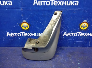 Брызговик передний правый Subaru Forester SG5 EJ202 2004