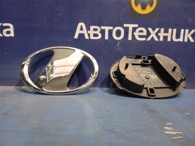 Эмблема передняя Toyota Vitz KSP130 1KR-FE 2012