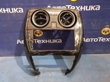 Консоль магнитофона Nissan Note HE12 HR12DE  2019 