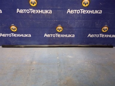 Молдинг стекла передний правый Mitsubishi  Galant EA7A 4G94 2003 