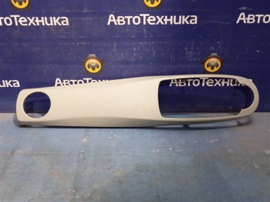 Накладка консоли передней панели левая Toyota  Vitz KSP130 1KR-FE 2012 