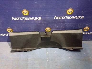 Накладка замка багажника задняя Toyota Vitz  KSP130 1KR-FE 2012 