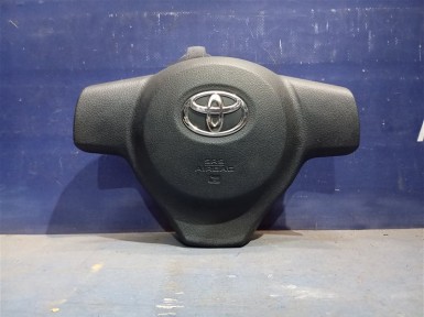 Подушка безопасности водителя Toyota Vitz  KSP130 1KR-FE 2012 