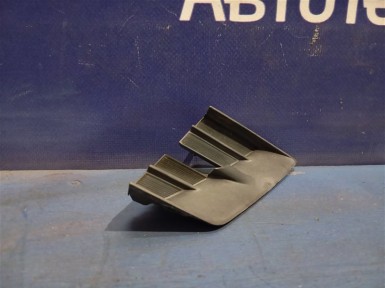 Решетка радиатора левая Toyota Vitz KSP130  1KR-FE 2012 