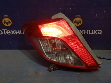 Стоп-сигнал задний левый Toyota Vitz KSP130 1KR-FE 2012