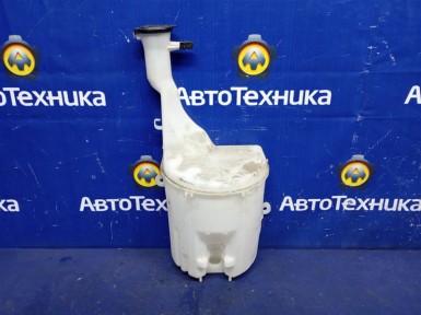 Бачок омывателя Toyota Ist NCP61 1NZ-FE 2005 
