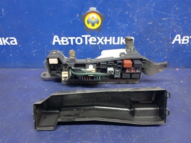 Блок предохранителей Toyota Corolla Spacio  ZZE122N 1ZZ-FE 2002 