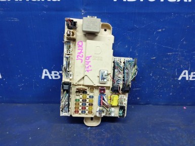 Блок предохранителей правый Toyota Mark 2 JZX110 1JZ-FSE 2002