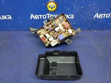 Блок предохранителей Toyota Premio ZZT240  1ZZ-FE 2002 