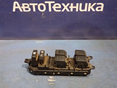 Блок управления стеклами передний правый Toyota Corolla Fielder NZE141G 1NZ-FE 2010