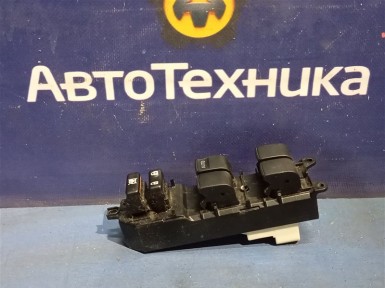 Блок управления стеклами передний правый Toyota Vitz KSP130 1KR-FE 2012