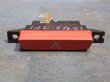 Кнопка включения аварийной сигнализации Honda N-box JF1 S07A 2017