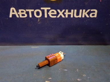 Концевик под педаль тормоза Nissan Note HE12  HR12DE 2019 