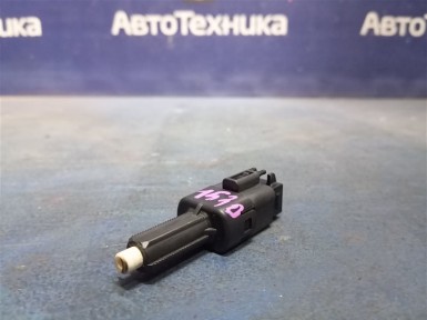 Концевик под педаль тормоза Toyota Corolla  Spacio ZZE122N 1ZZ-FE 2002 