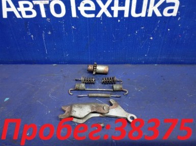 Механизм стояночного тормоза задний правый  Mercedes-benz C-class W204041/W204 M271KE18ML/271.950 2007 
