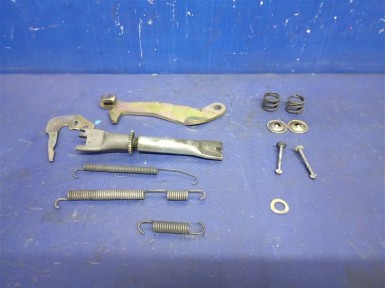 Механизм стояночного тормоза задний правый  Mitsubishi Galant EA7A 4G94 2003 