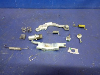 Механизм стояночного тормоза задний правый  Mitsubishi Galant Fortis CY4A 4B11 2008 