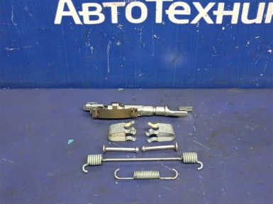 Механизм стояночного тормоза задний левый  Nissan Note HE12 HR12DE 2019 