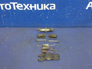 Механизм стояночного тормоза задний левый  Nissan Serena GC27 MR20DD 2016 