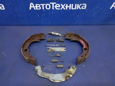 Механизм стояночного тормоза задний левый  Toyota Avensis AZT251W 2AZ-FSE 2008 