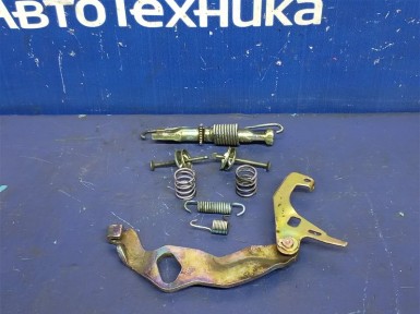 Механизм стояночного тормоза задний правый  Toyota Corona Premio ST210 3S-FSE 2001 