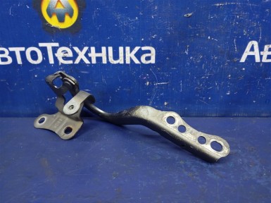 Петля капота правая Toyota Vitz KSP130 1KR-FE  2012 