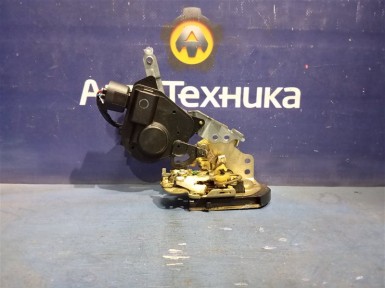 Замок двери передний левый Toyota Corolla  Spacio NZE121N 1NZ-FE 2002 