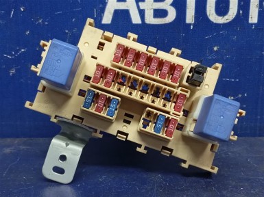 Блок предохранителей Nissan Note E11 HR15DE 2012