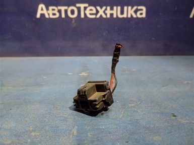 Цоколь лампы передний Nissan Sunny FB14 GA15DE  1998 