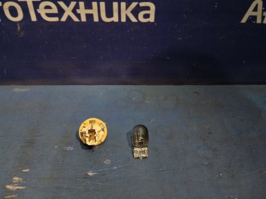 Цоколь лампы задний Toyota Corolla Spacio  NZE121N 1NZ-FE 2002 