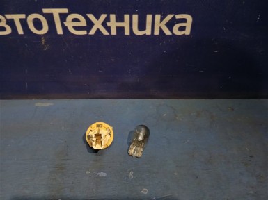 Цоколь лампы задний Toyota Corolla Spacio  NZE121N 1NZ-FE 2002 