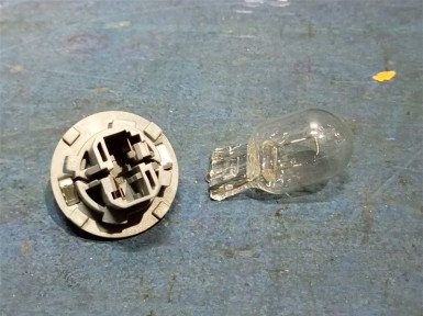 Цоколь лампы задний Toyota Corolla Spacio  NZE121N 1NZ-FE 2002 